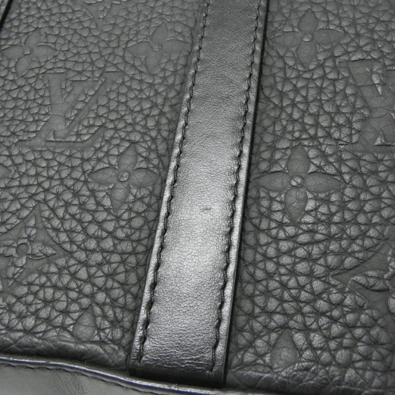 LOUIS VUITTON Taurillon Monogram Soft Trunk 錢包 M80224 單肩包