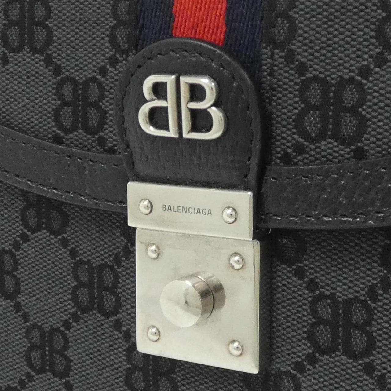 バレンシアガ ハッカー スモール 680119 2103X バッグ