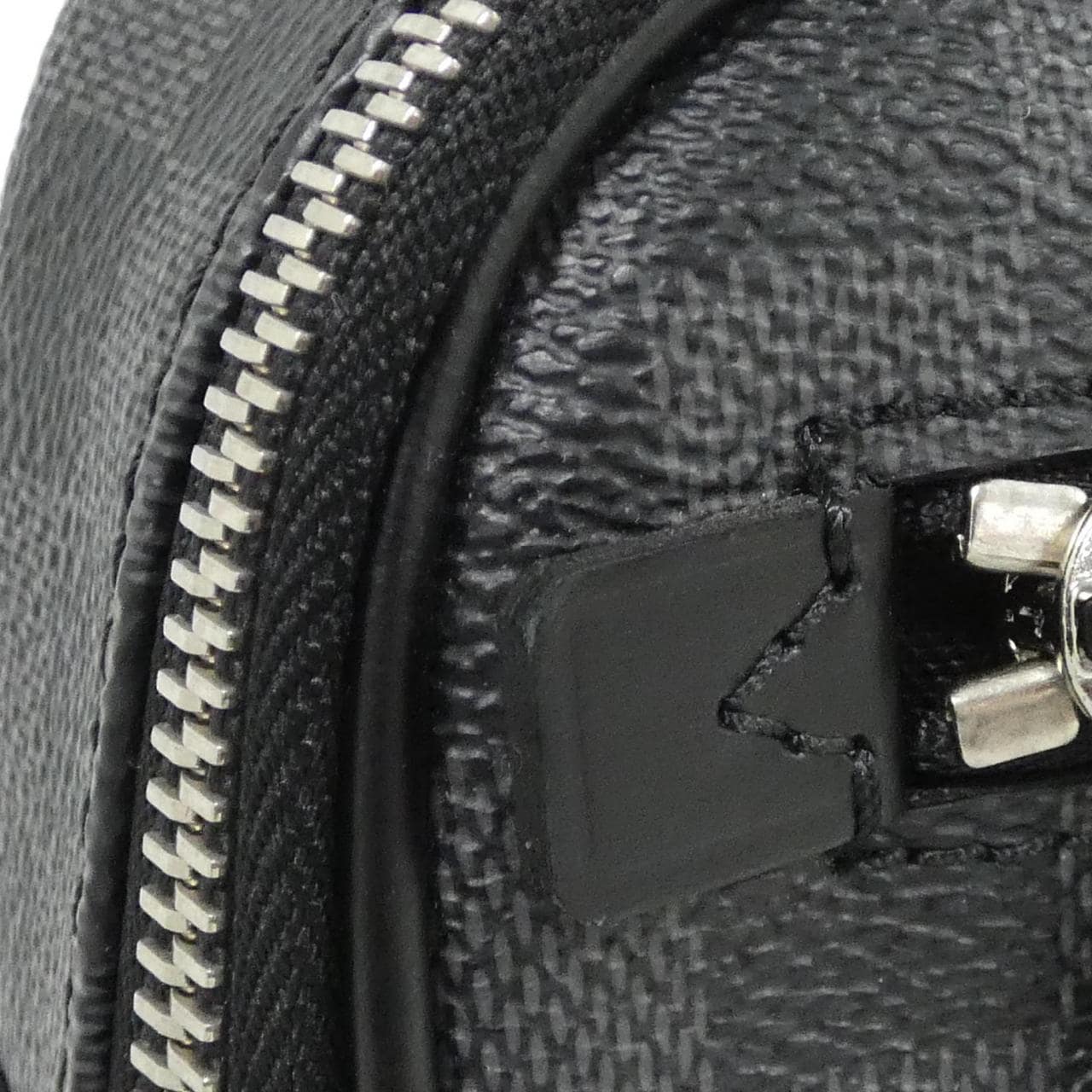 ルイヴィトン ダミエ グラフィット アンブレール N41289 ショルダーバッグ