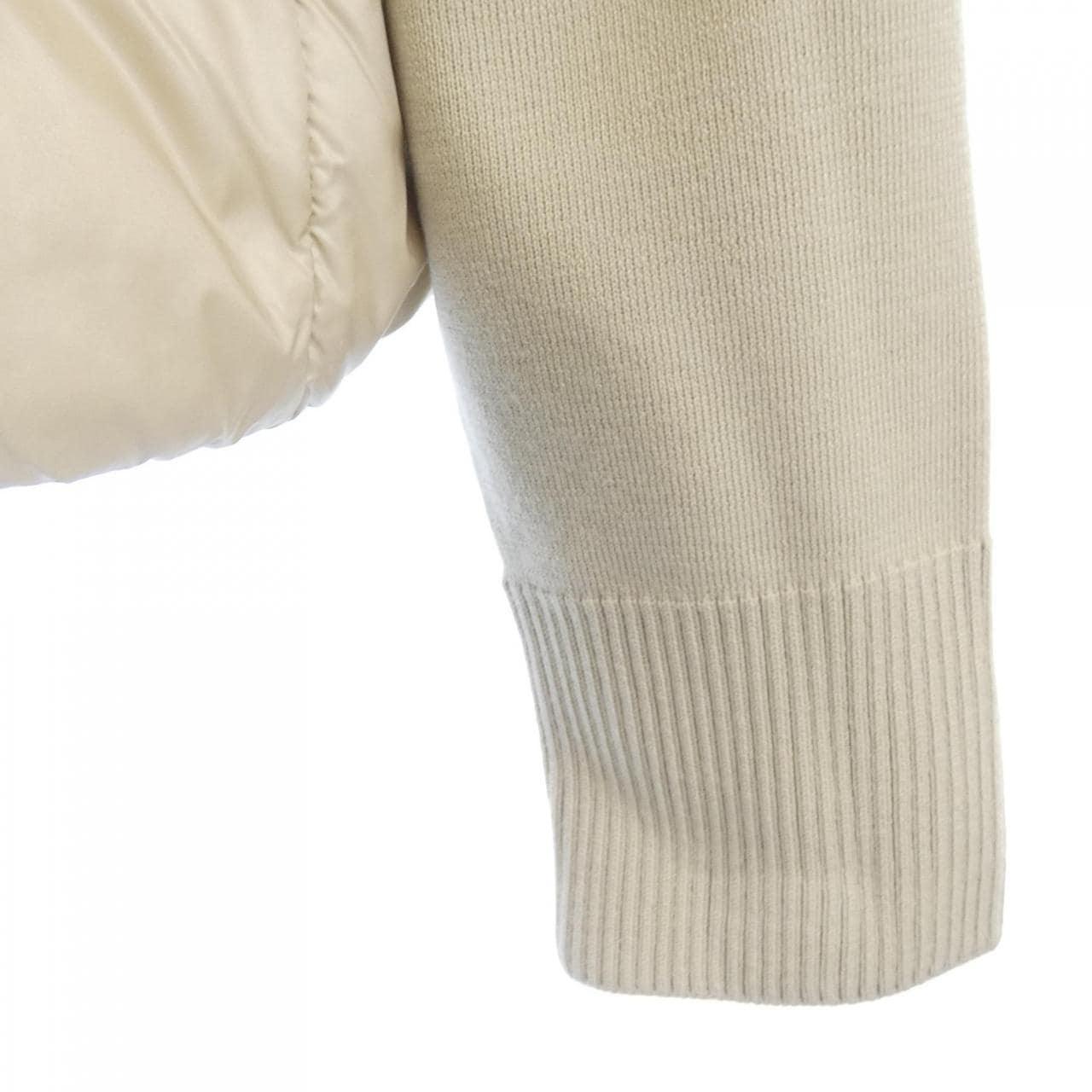 【新品】モンクレール MONCLER K20939B00024 ダウンジャケット