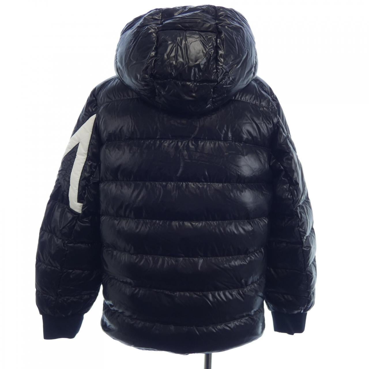 モンクレール MONCLER ダウンジャケット