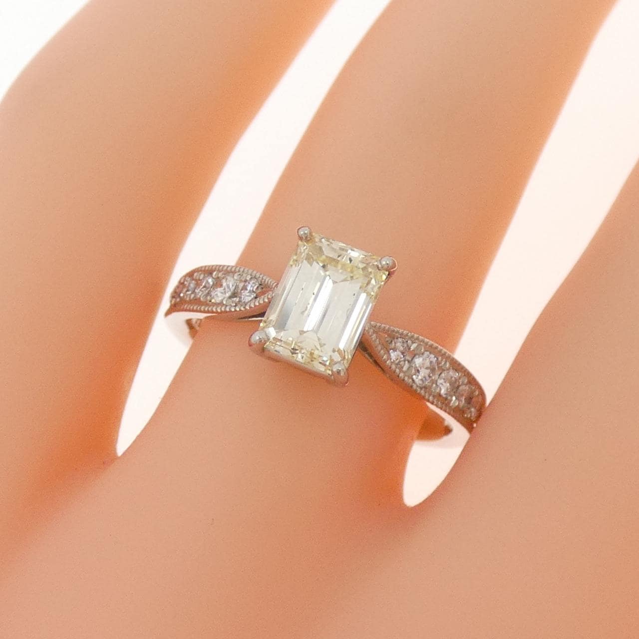[Remake] PT900 Diamond Ring 1.009CT LY SI2 Emerald Cut