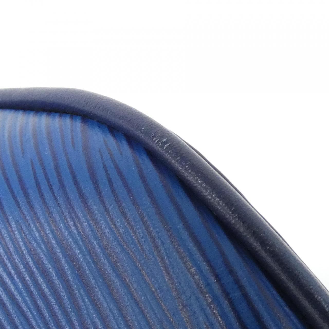 ルイヴィトン エピ(LVサークル) バムバッグ M53301 ショルダーバッグ