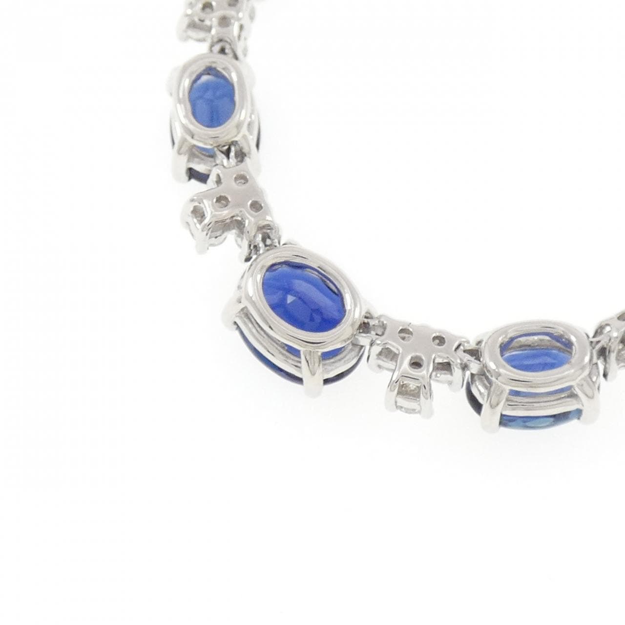 K18WG サファイヤ ネックレス 24.50CT