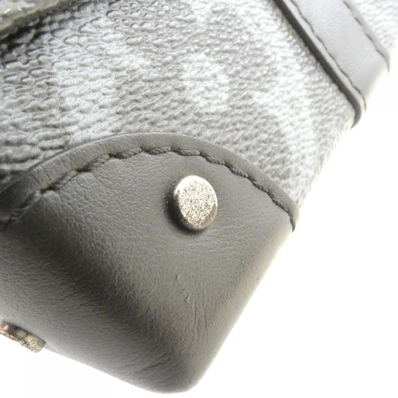 ルイヴィトン モノグラム パステル ノワール トランク メッセンジャー M57271 ショルダーバッグ