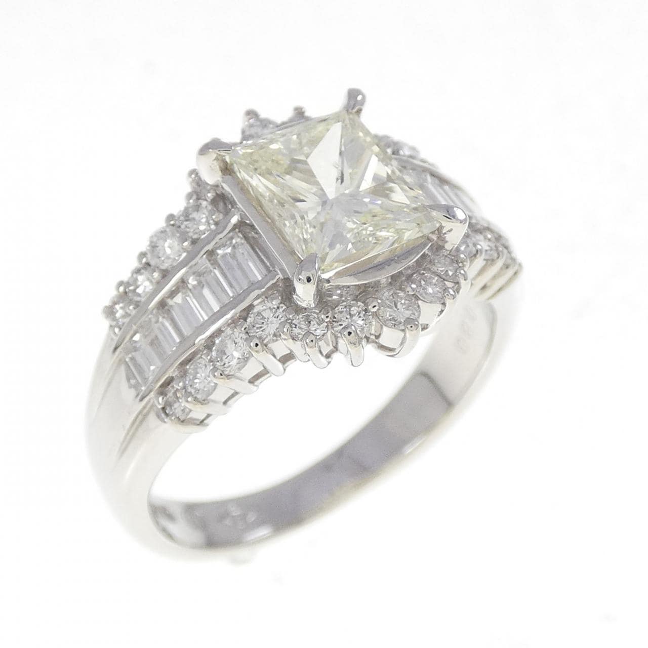 PT900 ダイヤモンド リング 1.527CT M SI1 ファンシーカット
