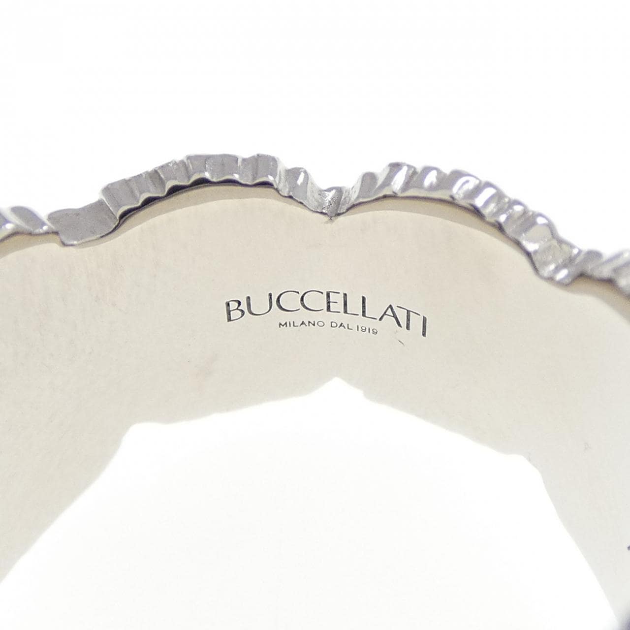 BUCCELLATI blossom ring