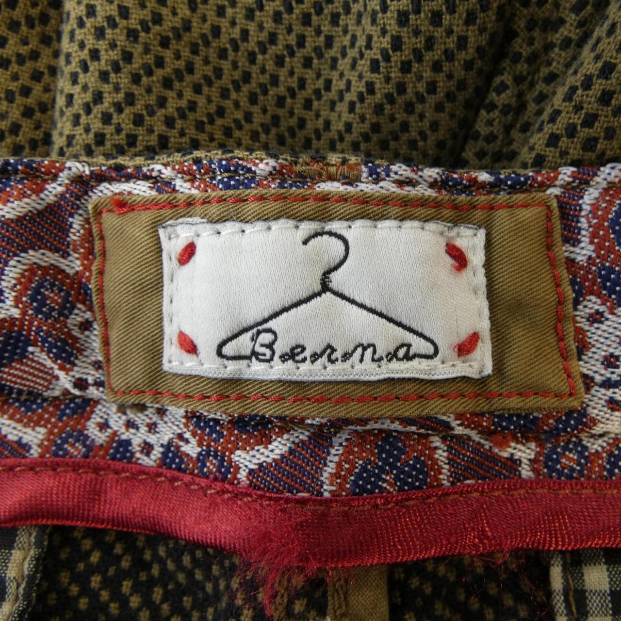 BERNA パンツ