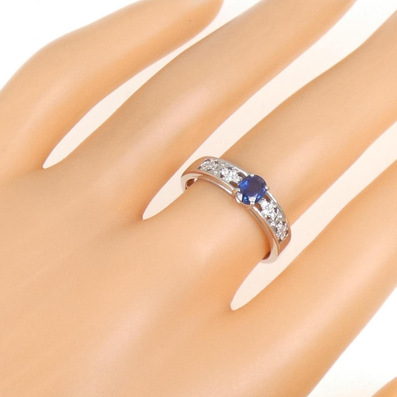 PT950 サファイヤ リング 0.44CT
