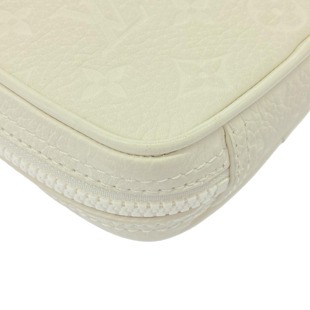 ルイヴィトン トリヨン モノグラム ユティリティ サイドバッグ M53297 ショルダーバッグ