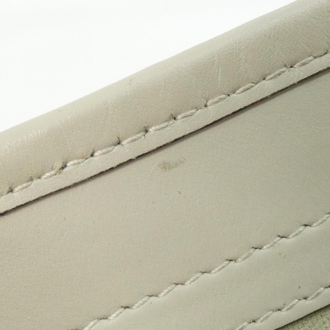 グッチ 388930 KQWFY ショルダーバッグ