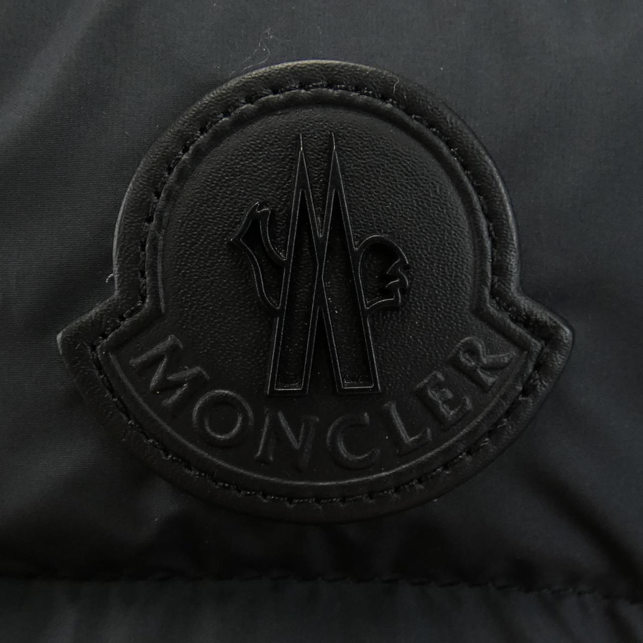 モンクレール MONCLER ダウンジャケット
