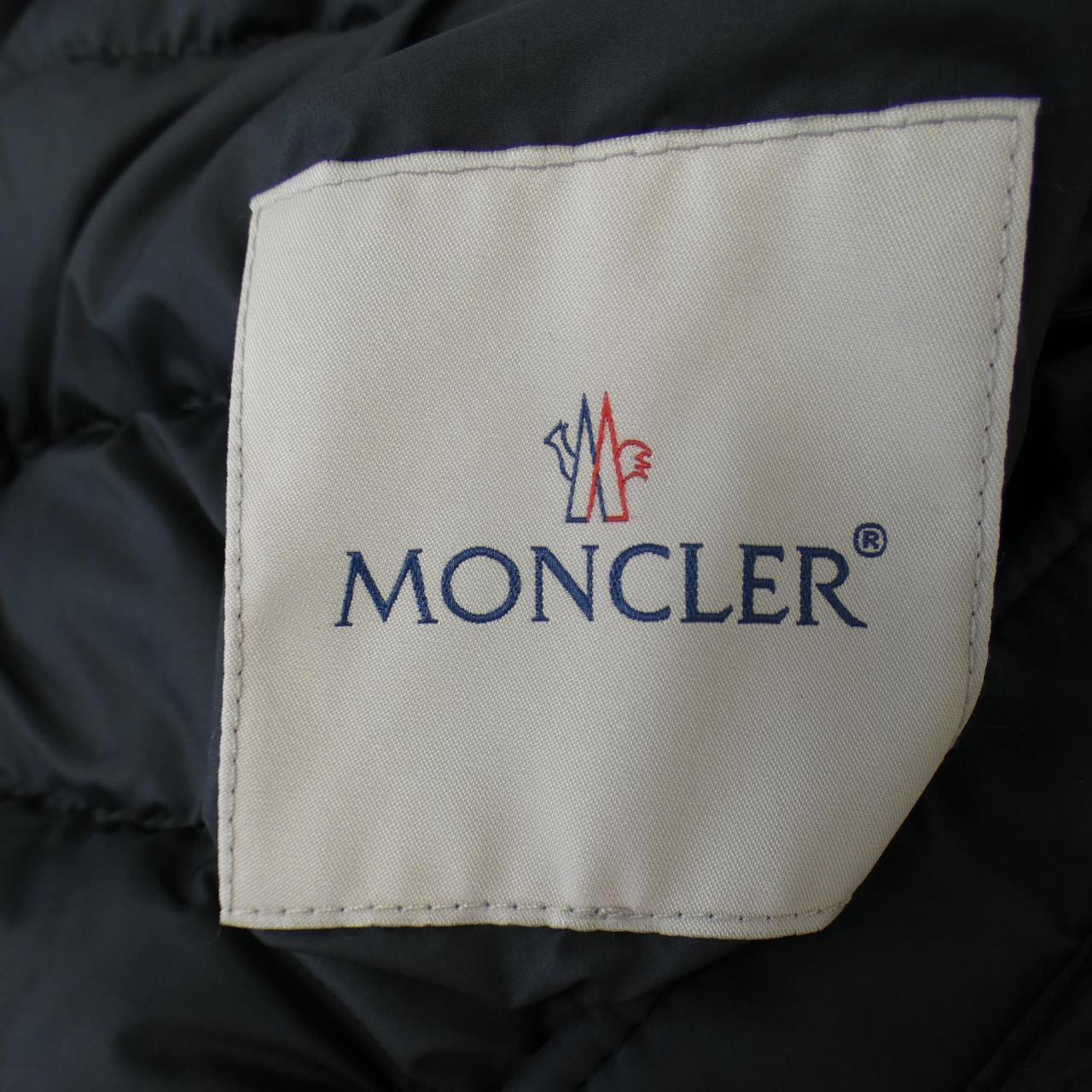 モンクレール MONCLER ダウンジャケット