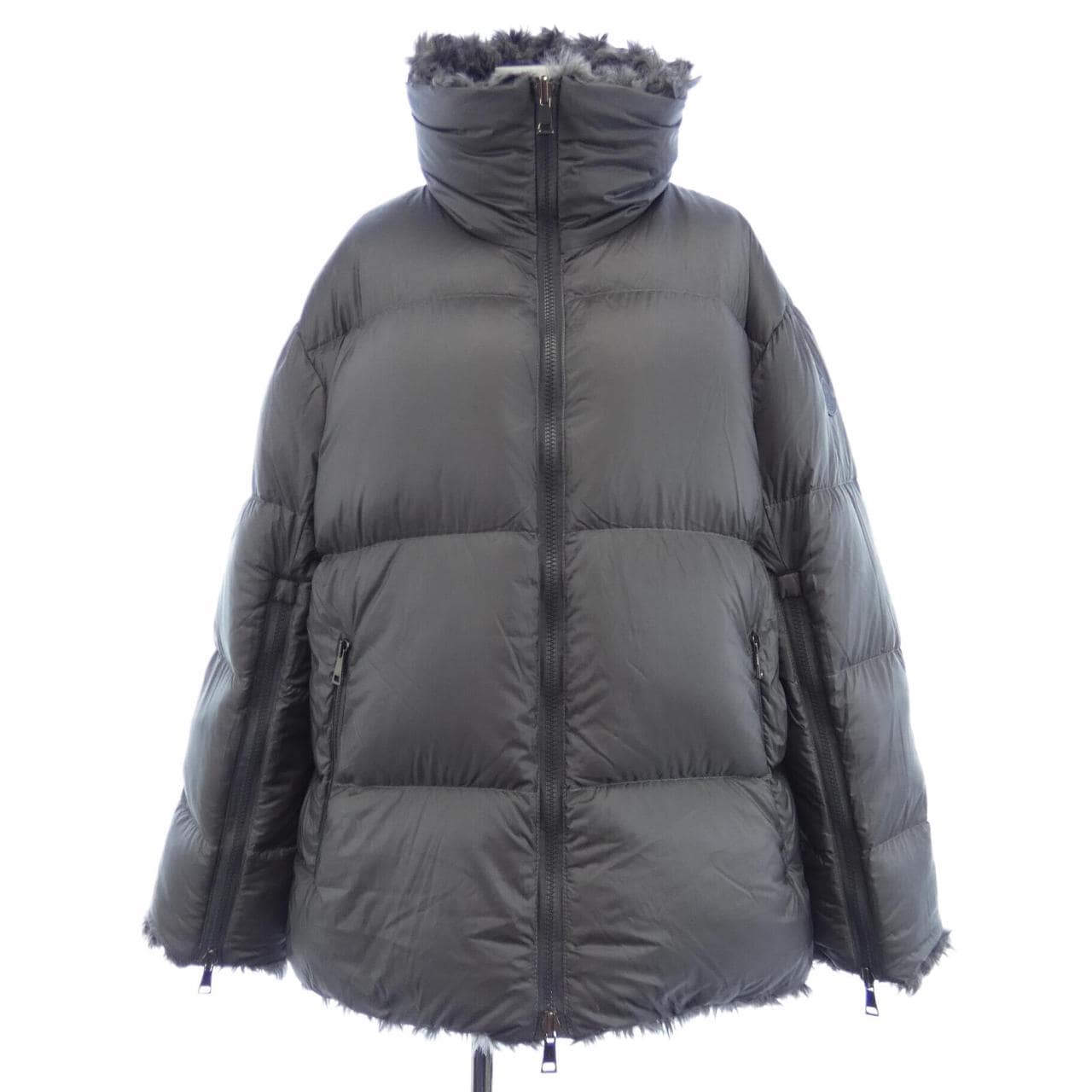 モンクレール MONCLER ダウンジャケット