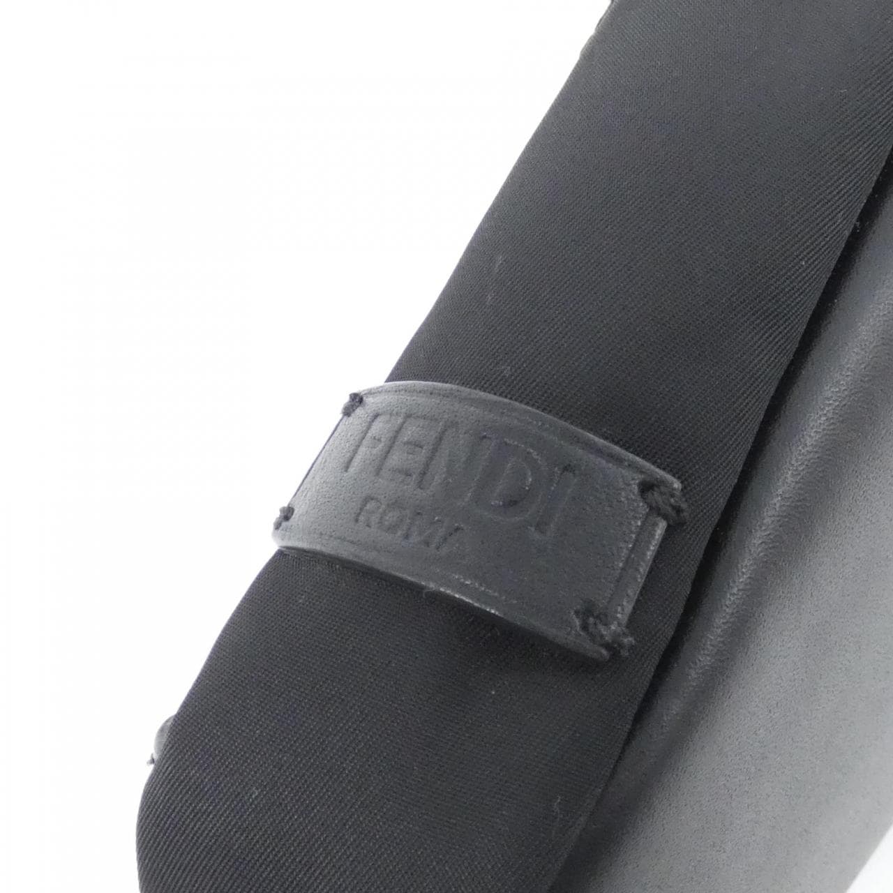 フェンディ BAG BUGS 7VZ033 A2FT ショルダーバッグ