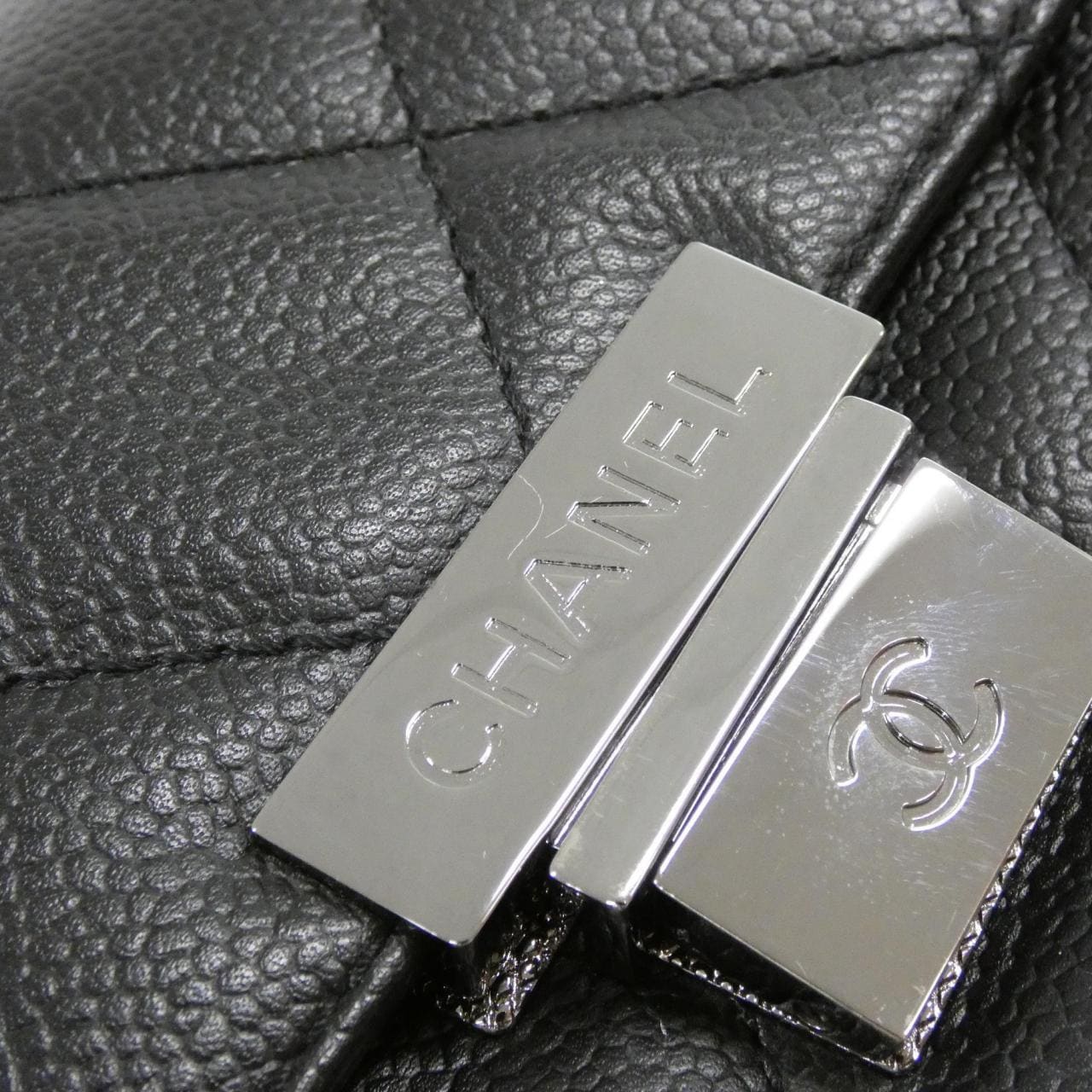 シャネル ショルダーバッグ