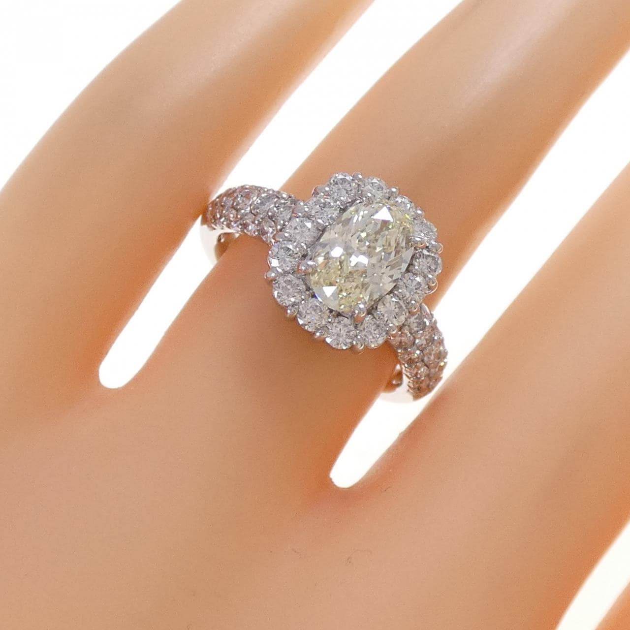 PT900 ダイヤモンド リング 1.208CT VLY SI1 オーバルカット