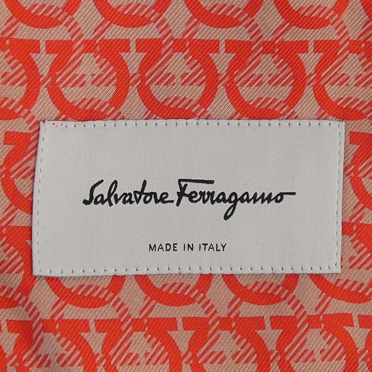 サルヴァトーレフェラガモ SALVATORE FERRAGAMO 13　9377 ブルゾン