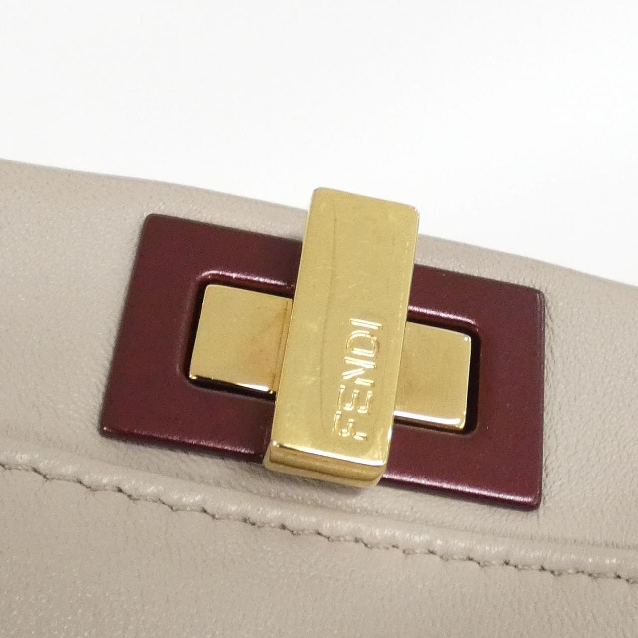 フェンディ ピーカブー ミニ 8BN244 68H バッグ