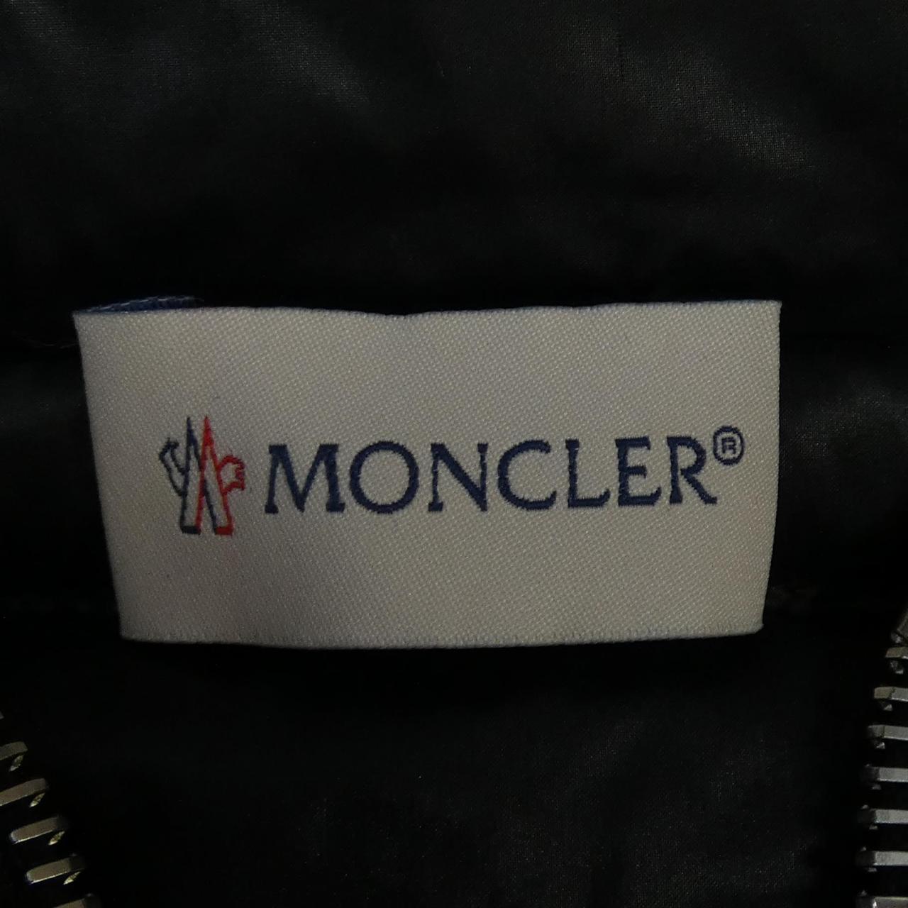 モンクレール MONCLER 10939B00017 ダウンジャケット