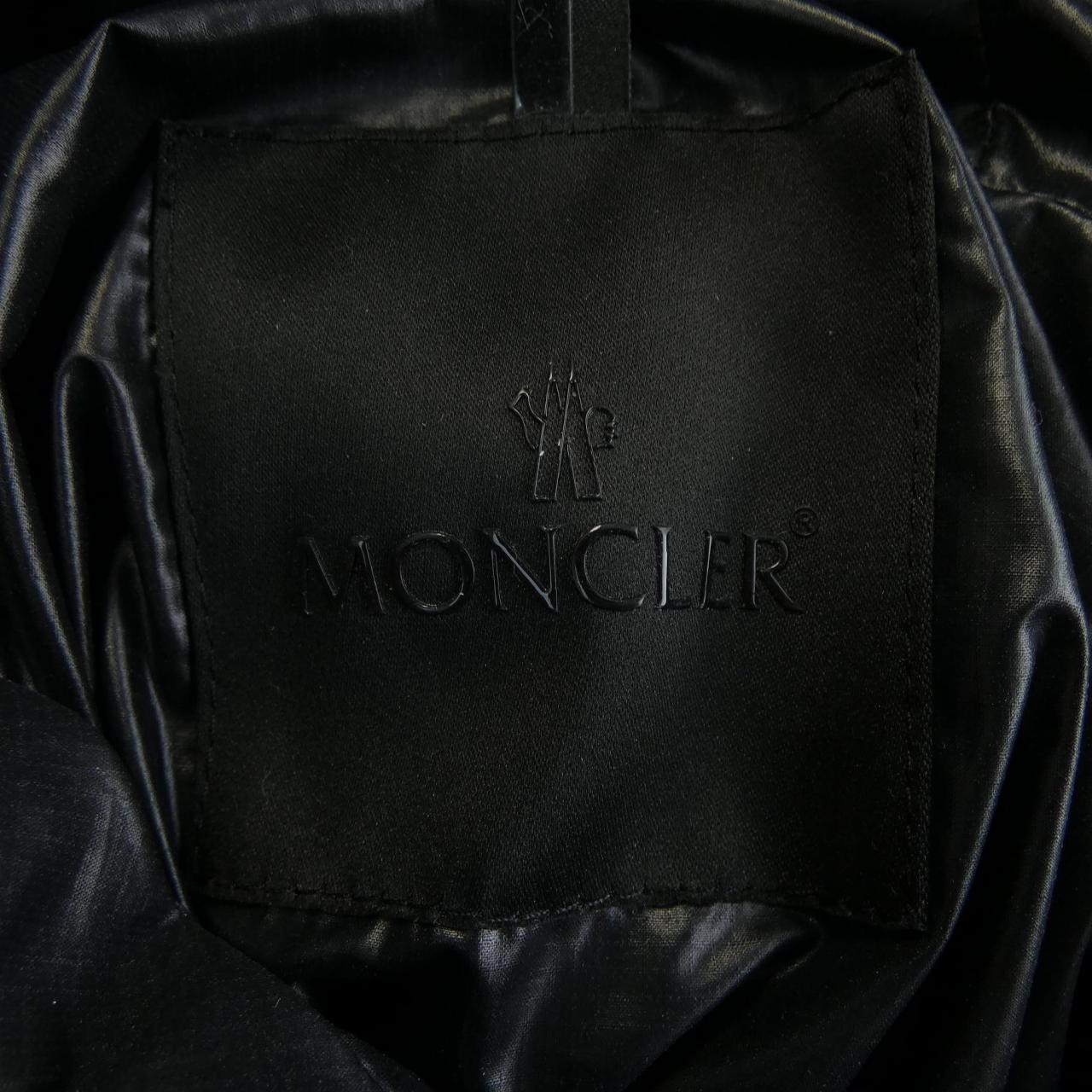 モンクレール MONCLER ダウンジャケット