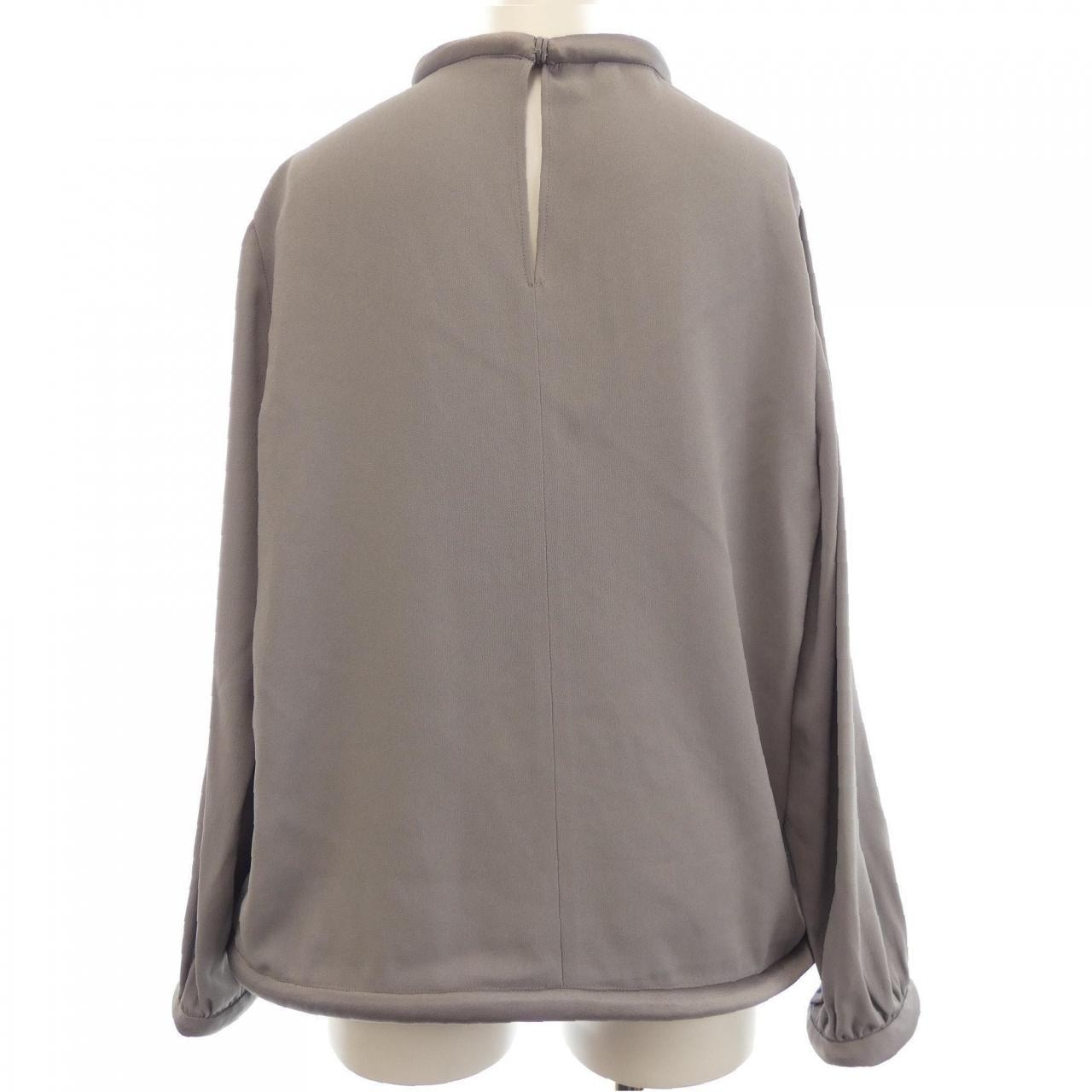 エンポリオアルマーニ EMPORIO ARMANI トップス
