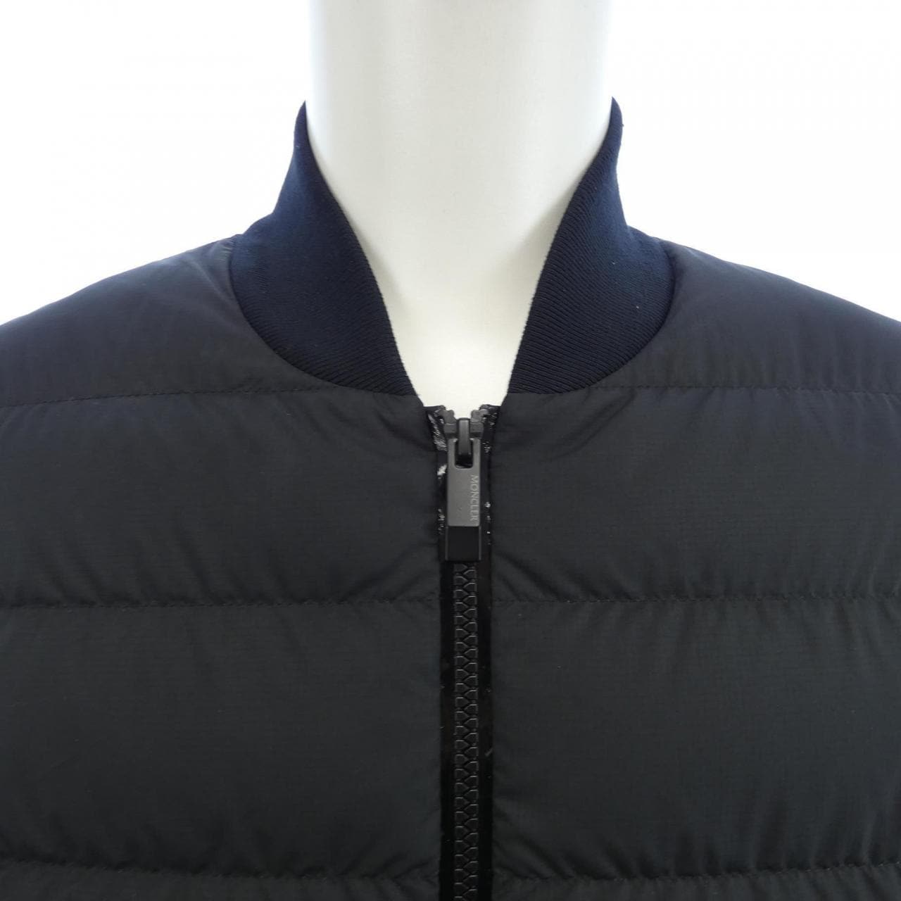 モンクレール MONCLER ダウンジャケット