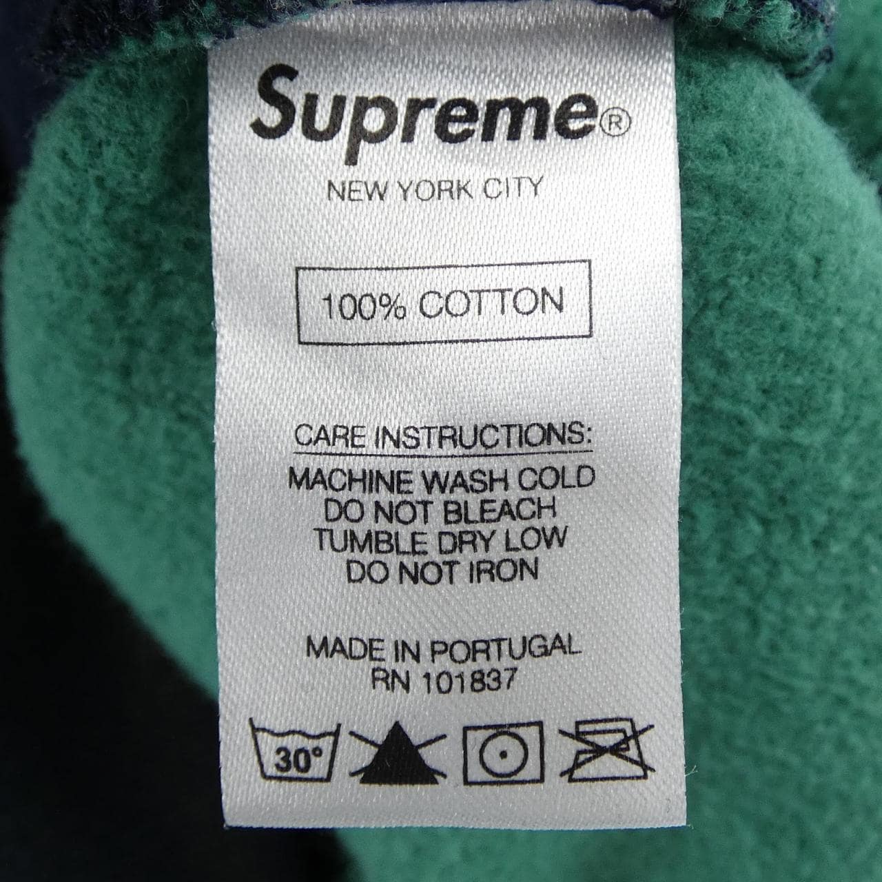 シュプリーム SUPREME パーカー