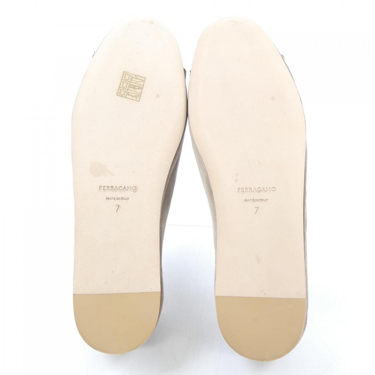 FERRAGAMO平底鞋