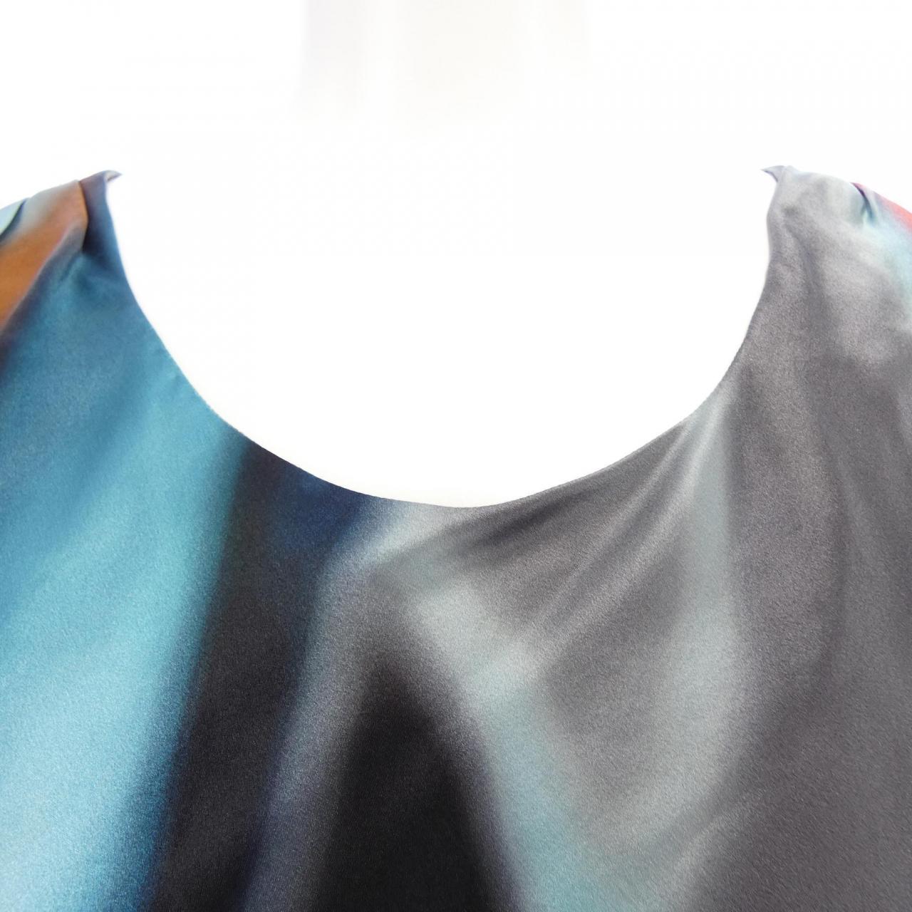 ジョルジオ アルマーニ GIORGIO ARMANI トップス