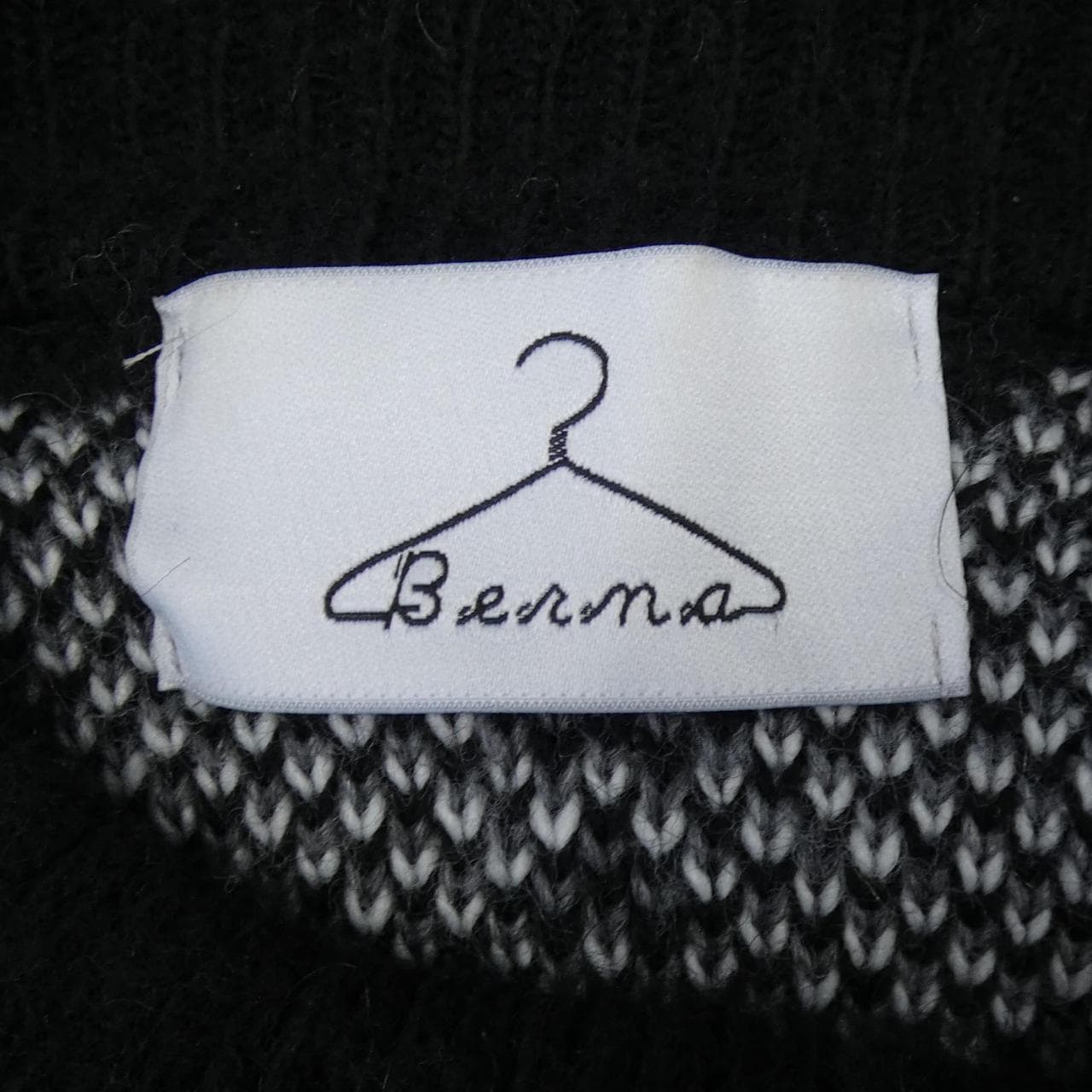 BERNA ニット
