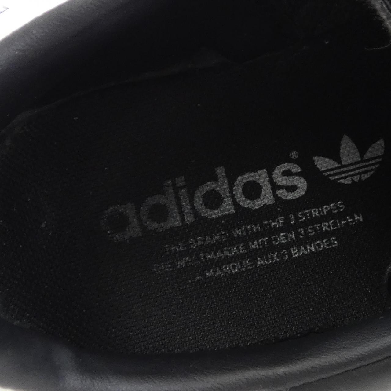 アディダス ADIDAS スニーカー