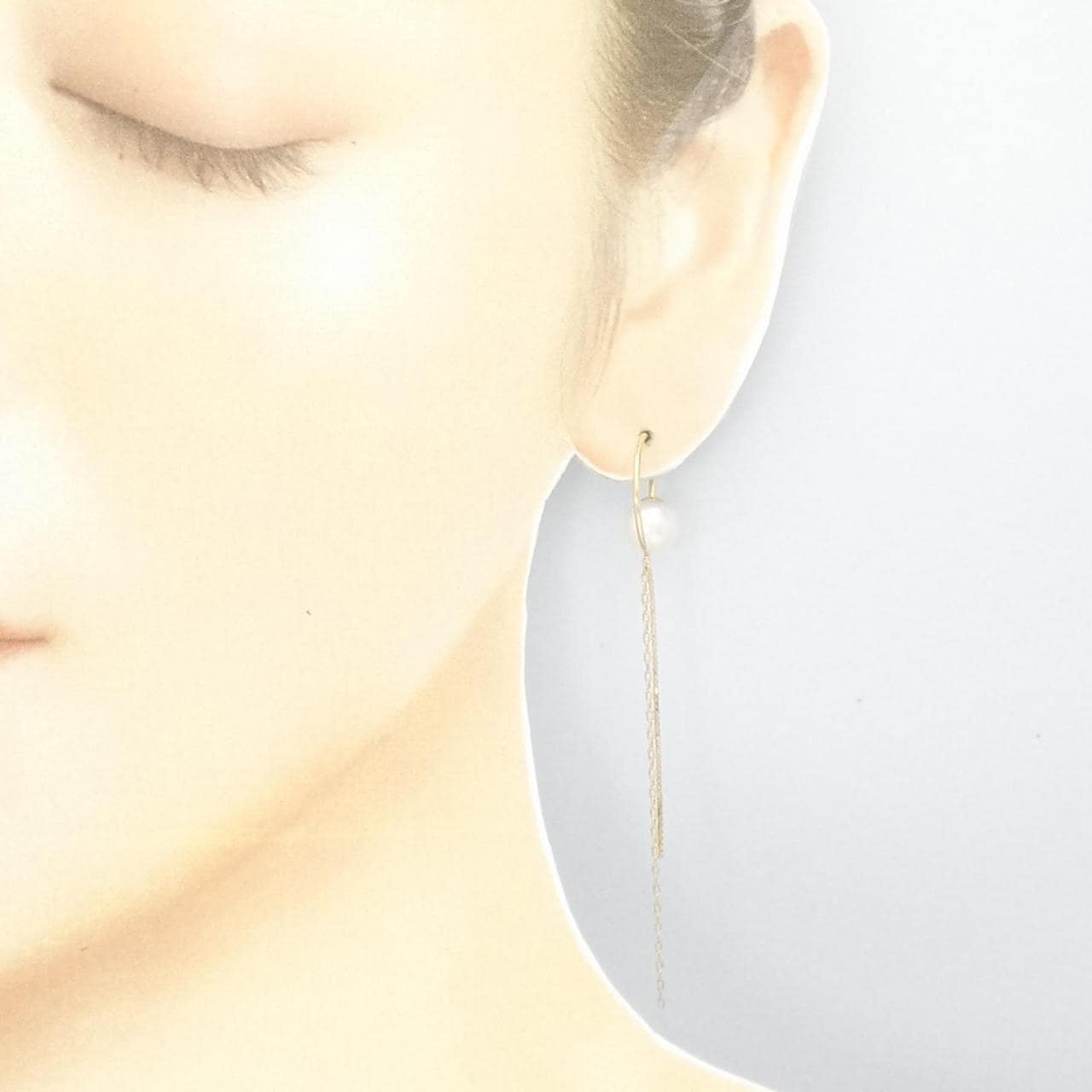Hirotaka Akoya pearl earrings, one ear, 7.6mm