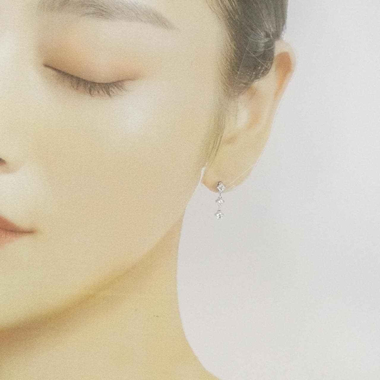 K18WG スリーストーン ダイヤモンド ピアス 0.50CT