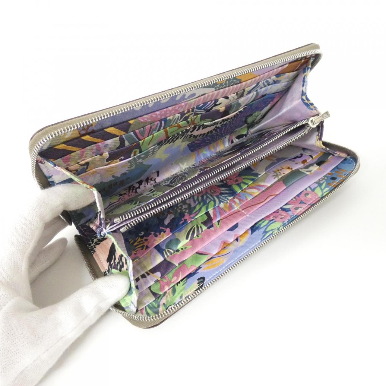 【未使用品】エルメス EN LIBERTE シルク イン クラシック 084387CK 財布