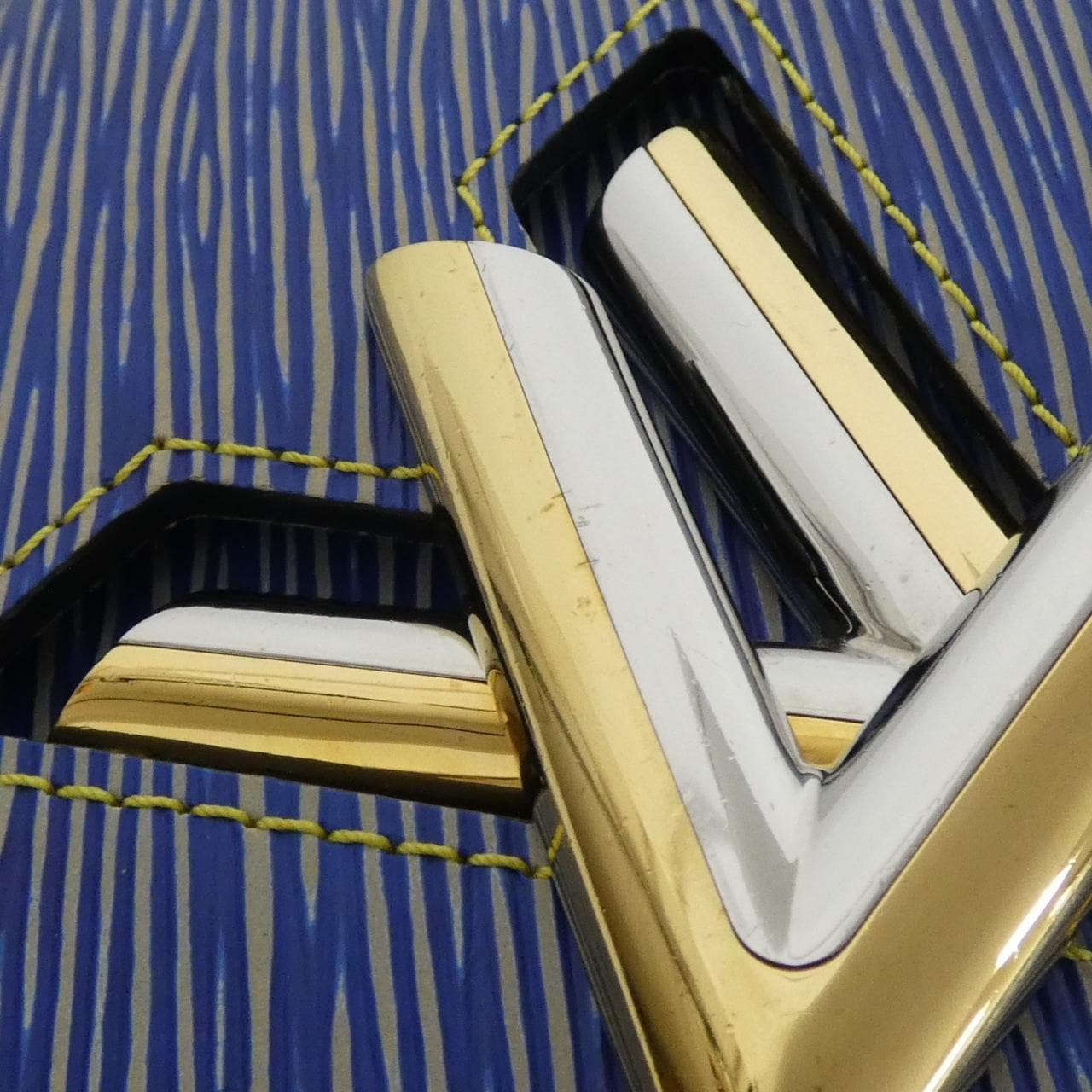 ルイヴィトン エピ デニム ツイスト MM M50271 ショルダーバッグ