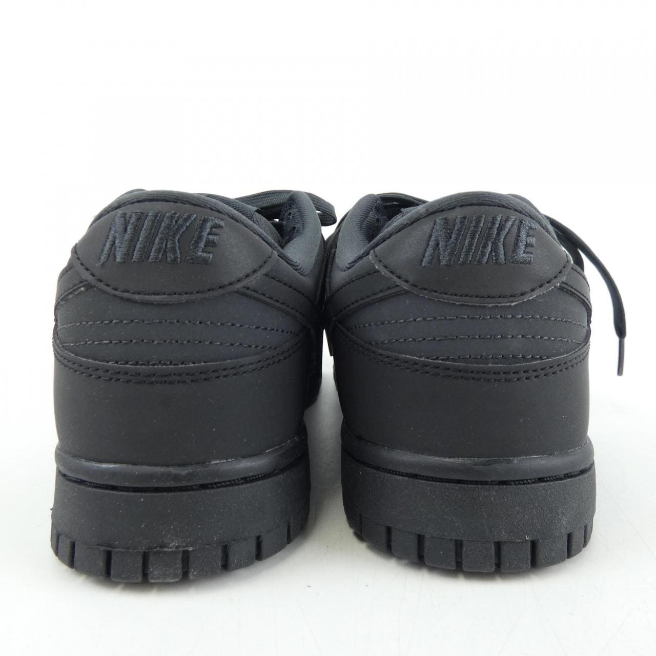 ナイキ NIKE スニーカー