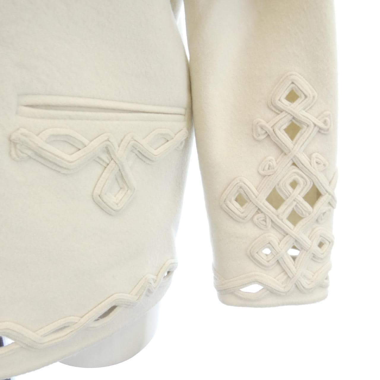 エルマンノシュエルビーノ ERMANNO SCERVINO ノーカラージャケット