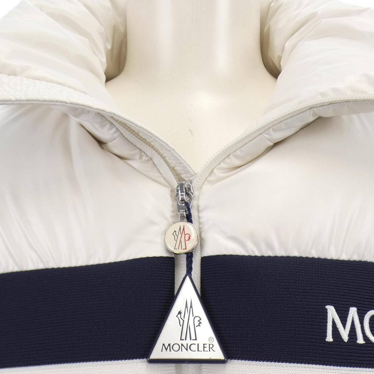 モンクレール MONCLER ダウンジャケット