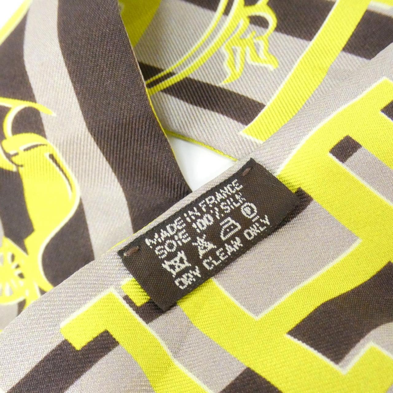 エルメス 24 FAUBOURG SECONDE ツイリー スカーフ