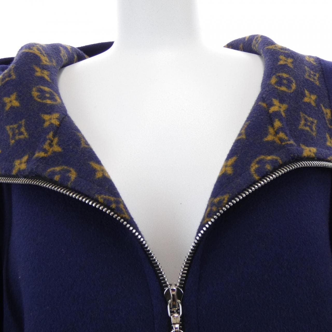 LOUIS VUITTON FGCO47QWE 外套