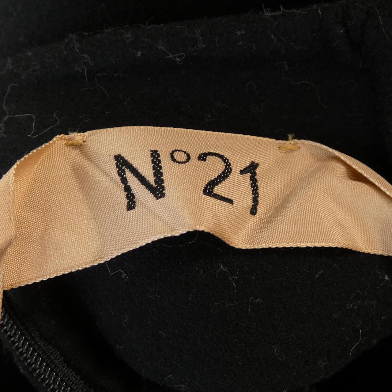 ヌメロヴェントゥーノ N°21 スカート
