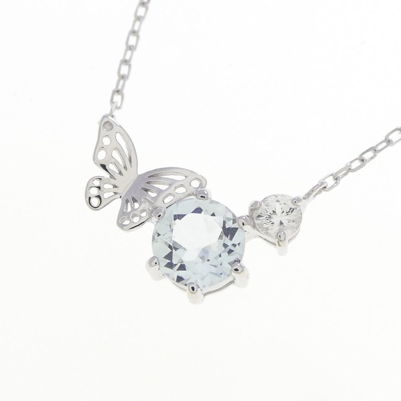K10WG バタフライ アクアマリン ネックレス
