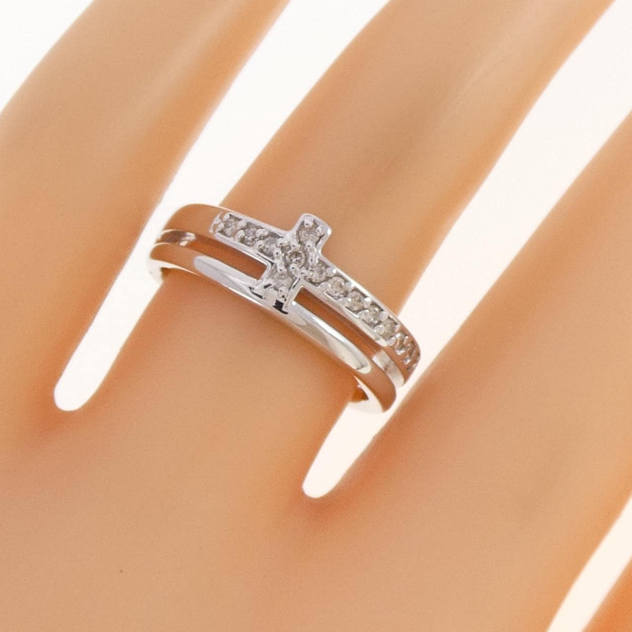 K18WG クロス ダイヤモンド リング 0.15CT