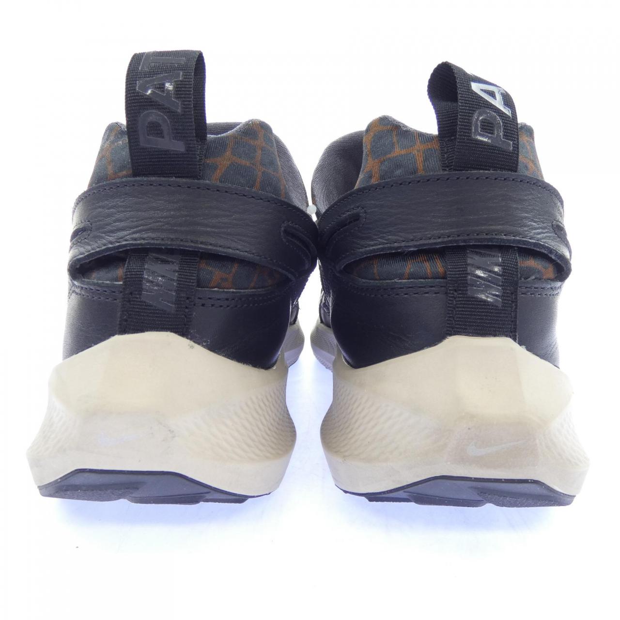 ナイキ NIKE FJ4201-001 スニーカー