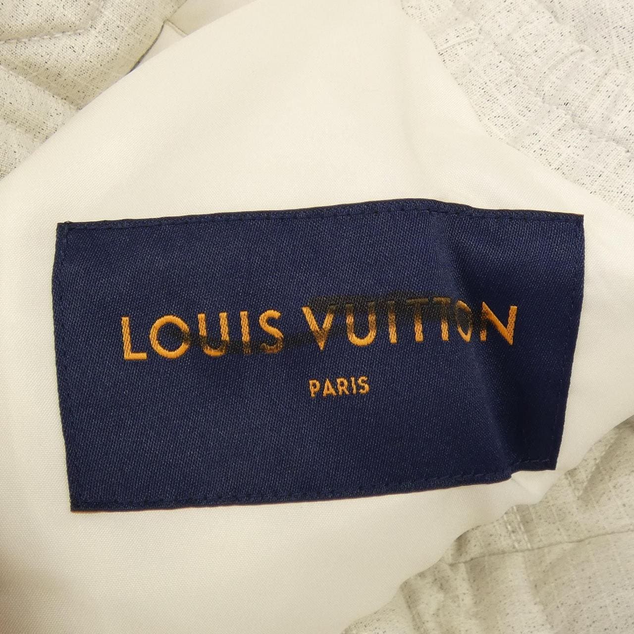 ルイヴィトン LOUIS VUITTON オールオーバーVuittonスノーダウンジレ HOG16WR77 ダウンベスト