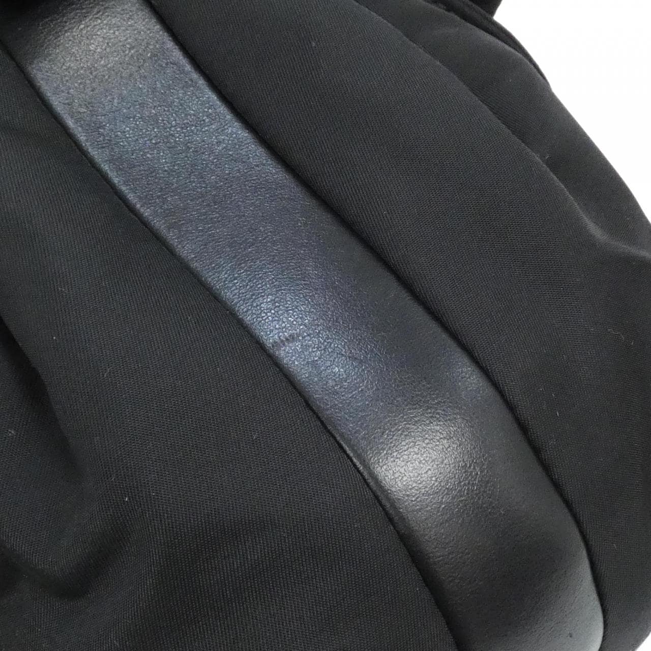 Prada 1BD256肩背包