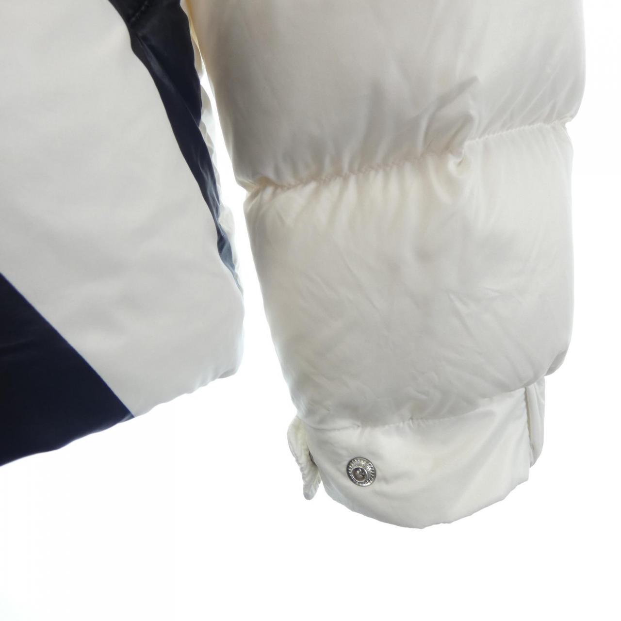 モンクレール MONCLER ダウンジャケット