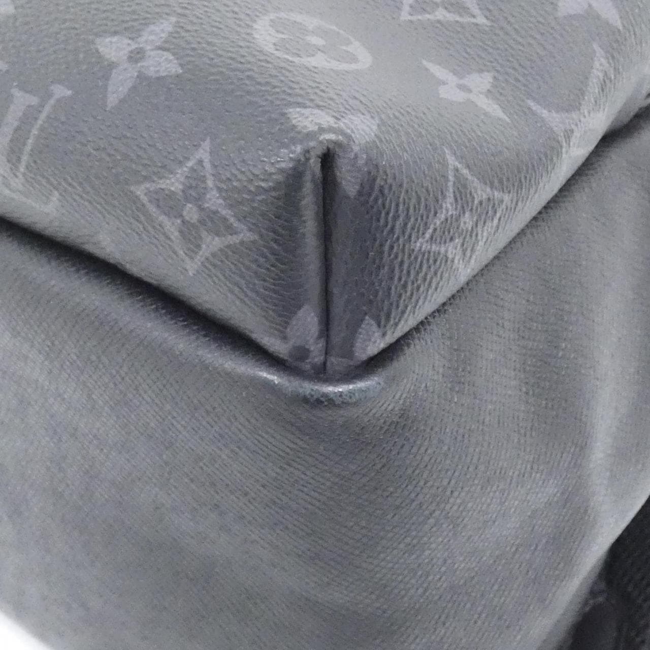 ルイヴィトン タイガ ラマ ディスカバリー バックパック M30230 リュックサック