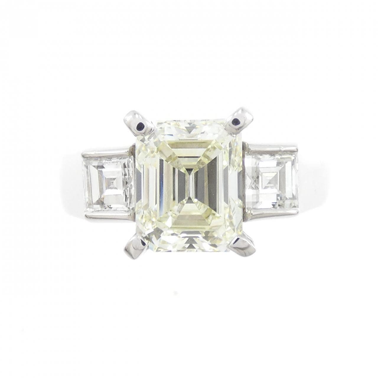 PT900 ダイヤモンド リング 2.238CT VLY VVS2 エメラルドカット